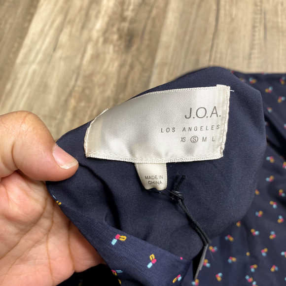 JOA J.O.A REVOLVE Bell Sleeve Open Back Dress Navy Geometric sz Small - Picture 7 of 13